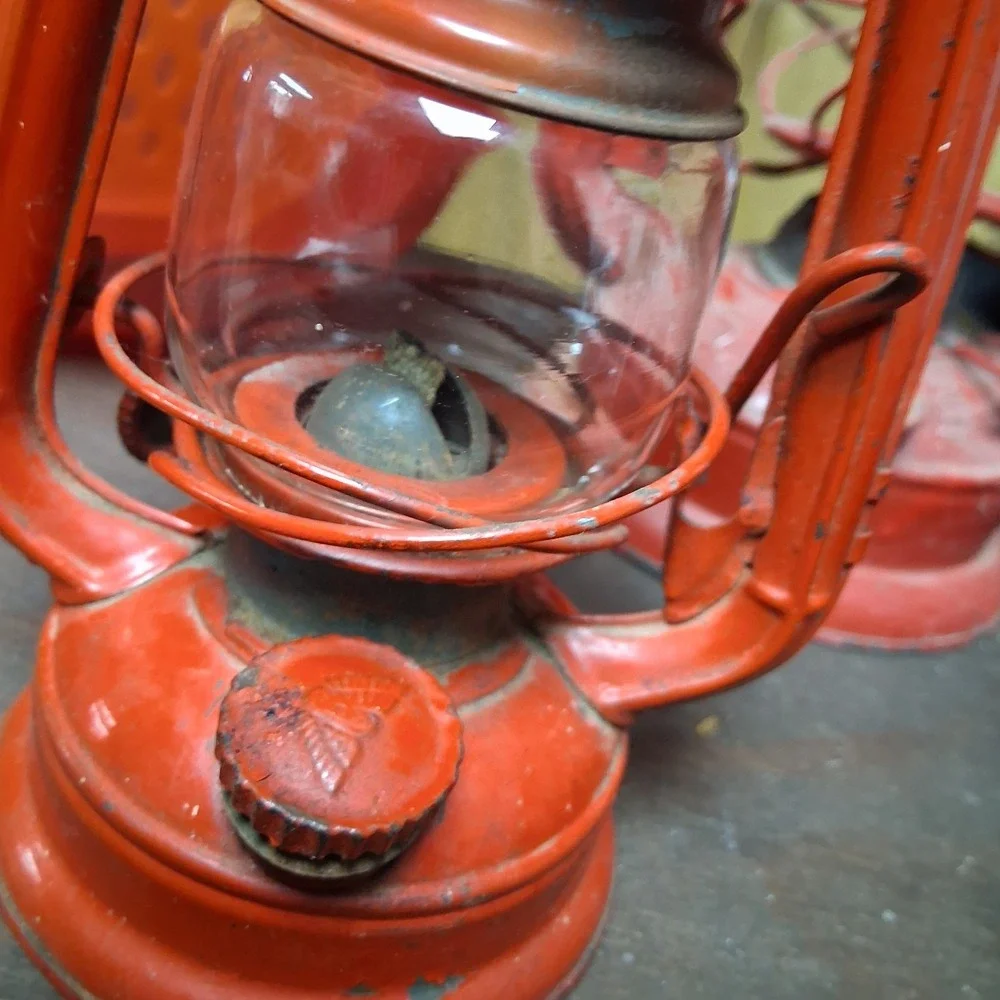 Vintage Red Metal Kerosene‎ Lantern With Glass Globe – 10.5